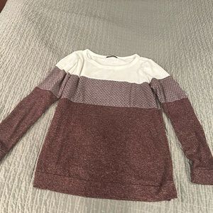 Lighter fabric sweater, purple and white